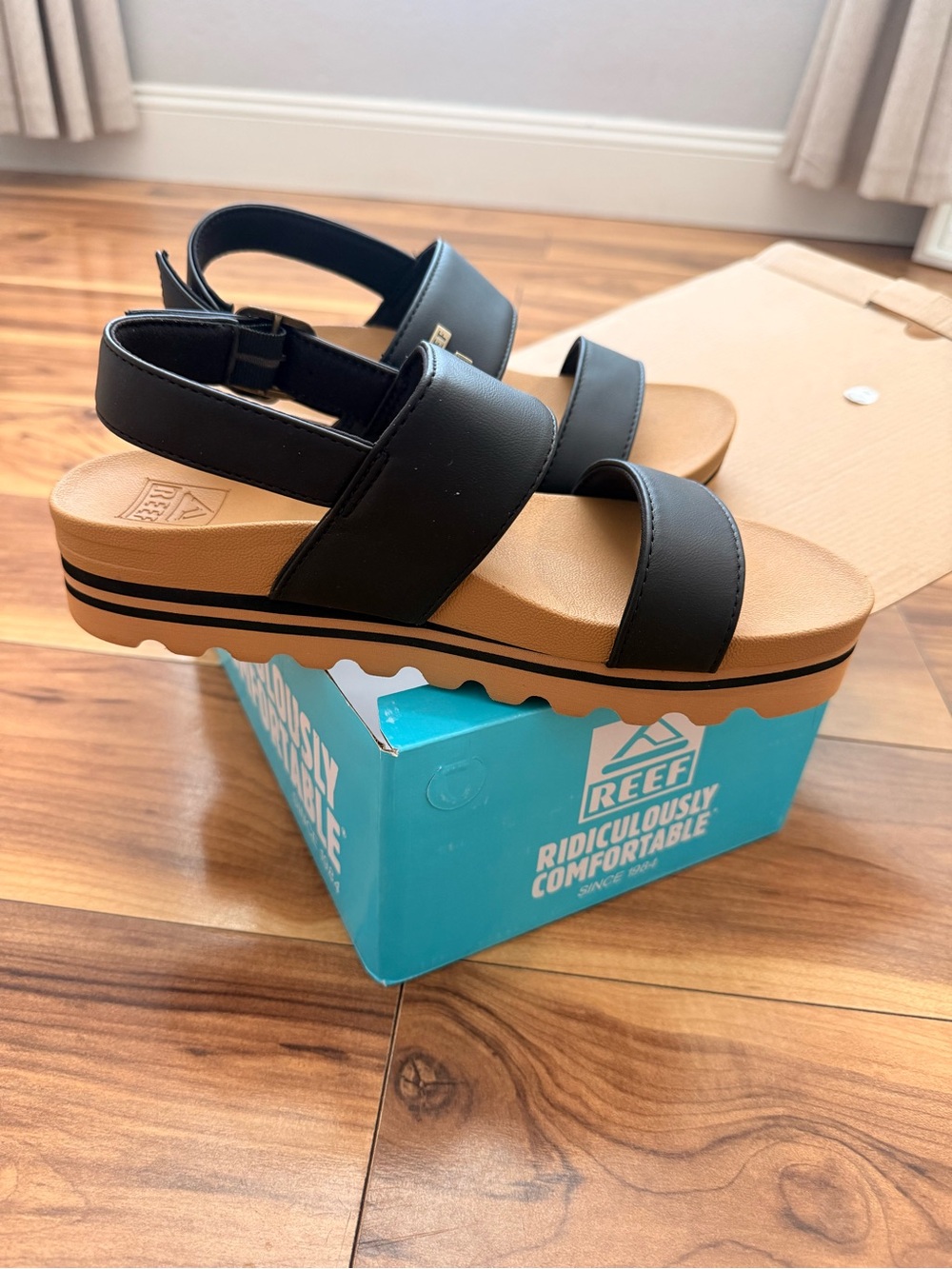 Reef Black Strappy Platform Sandals with Tan Footbed 8 new